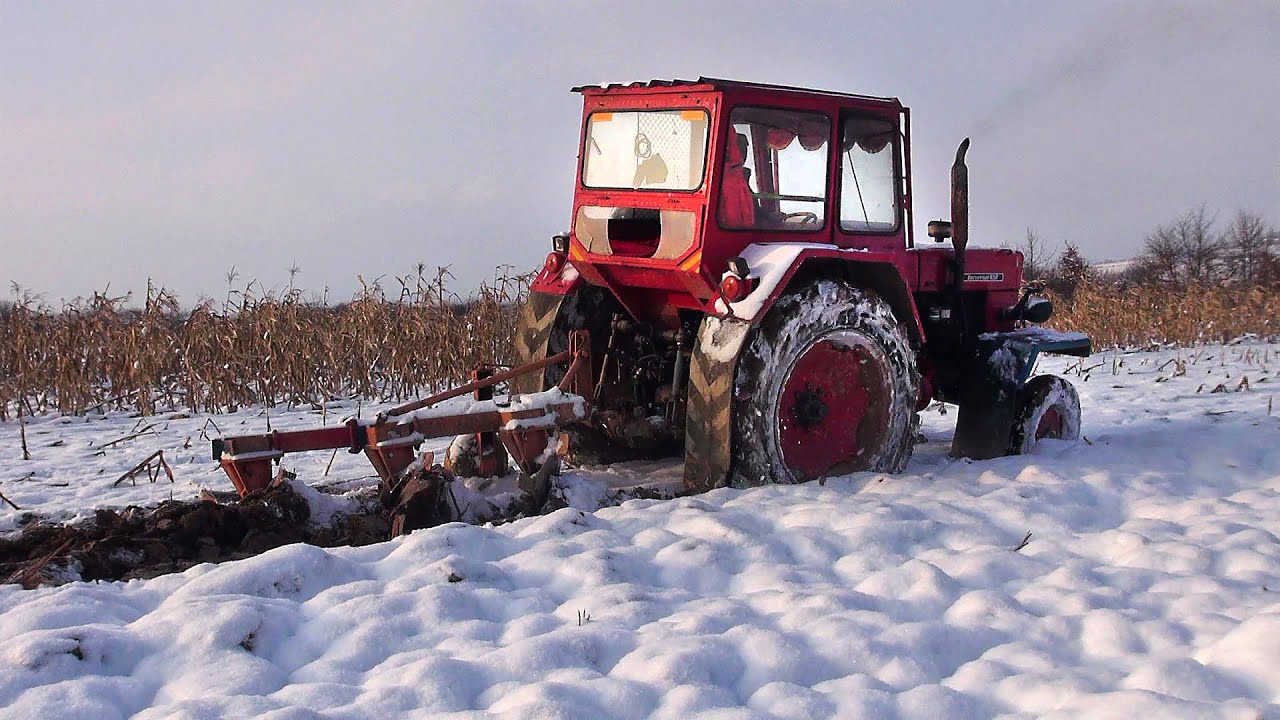 Hard winter plowing-Arat extrem de iarnă pe teren dificil-Tractor UTB 650 cu 2 uși 💪👀🚜👍