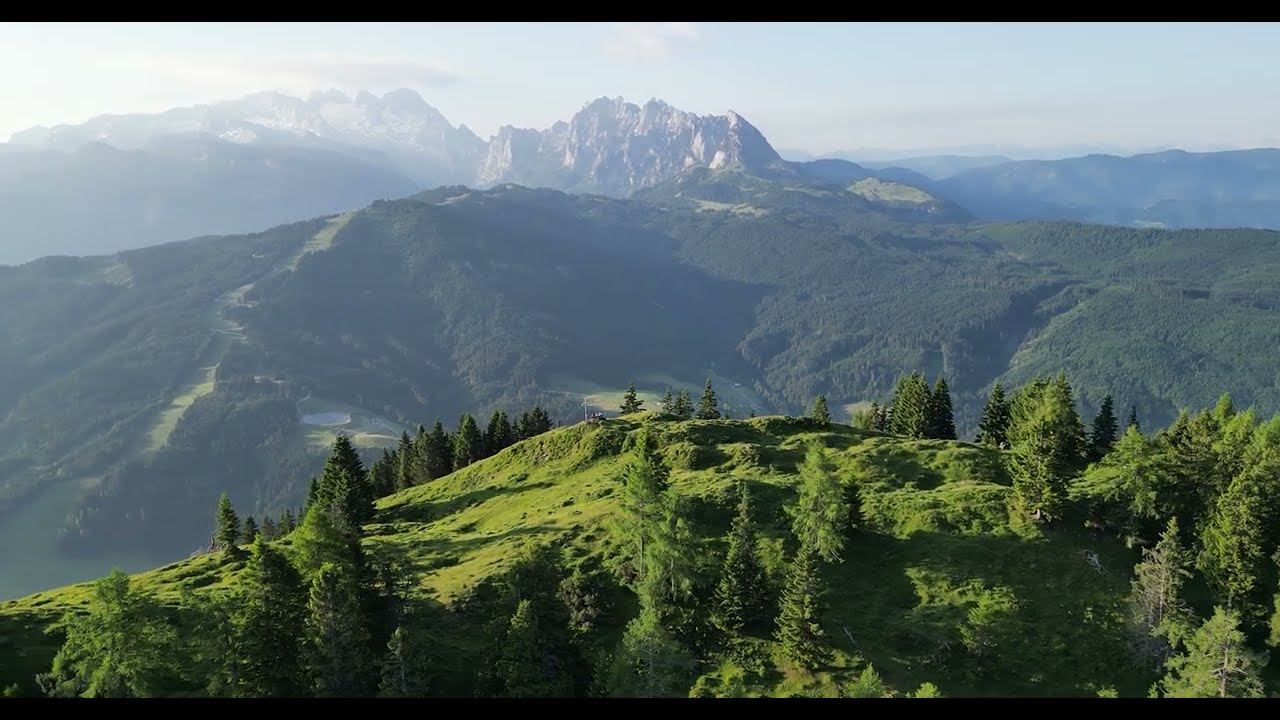 Wanderurlaub in Russbach | Dachstein West. Drohnenaufnahmen vom Bodenberg.