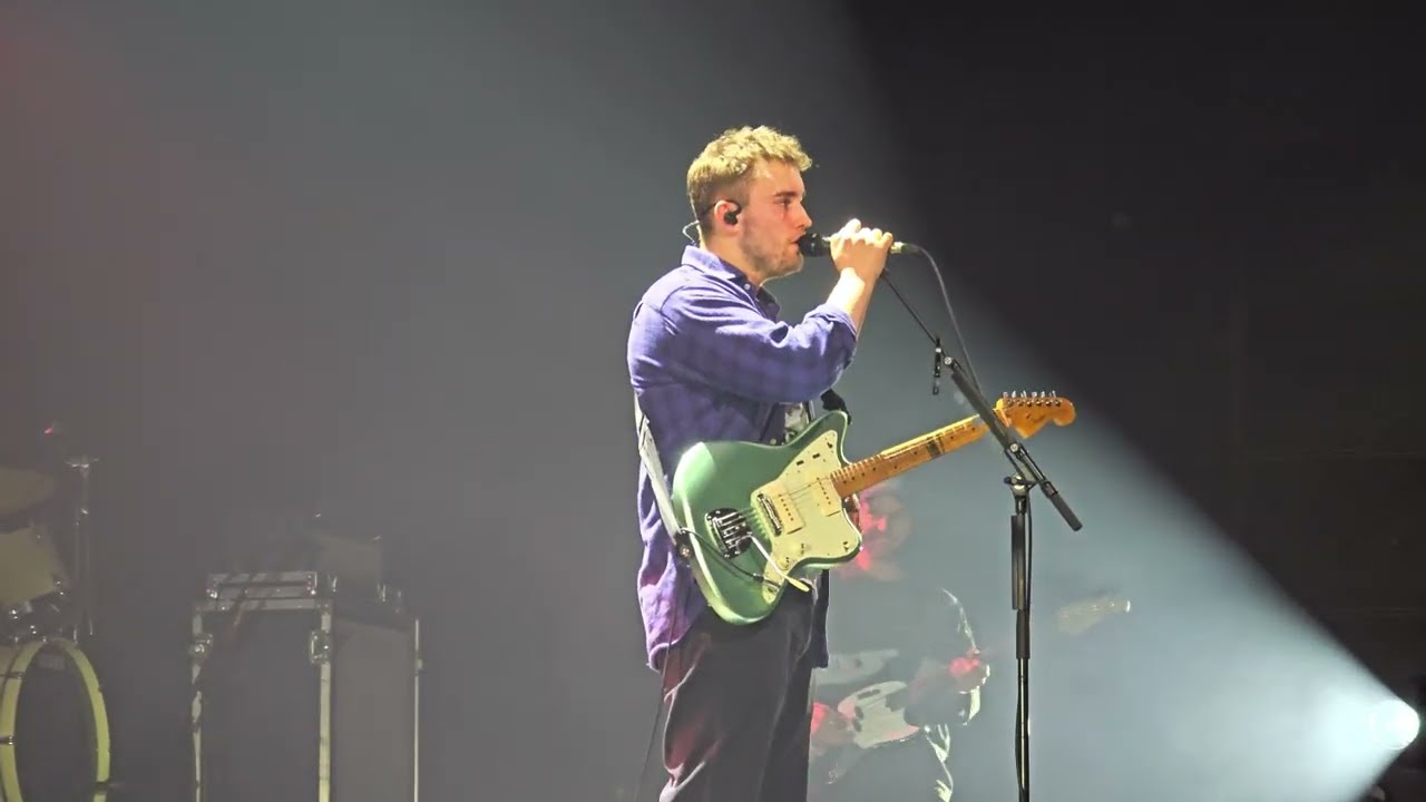 Sam Fender - Crumbling Empire (about friend Earl who was present at gig on 18.03.2025 in Amsterdam)