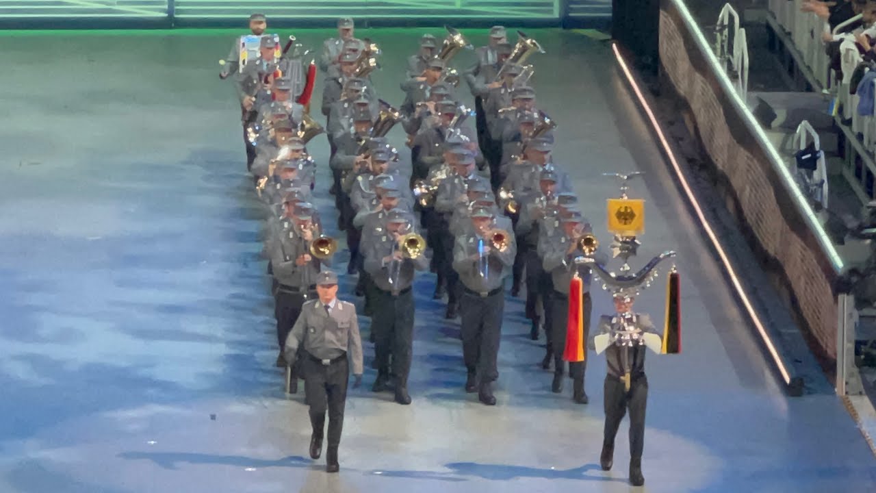 Mir sein die Kaiserj&auml;ger - Gebirgsmusikkorps  Bundeswehr Musikfest Military Tattoo 2022 D&uuml;sseldorf