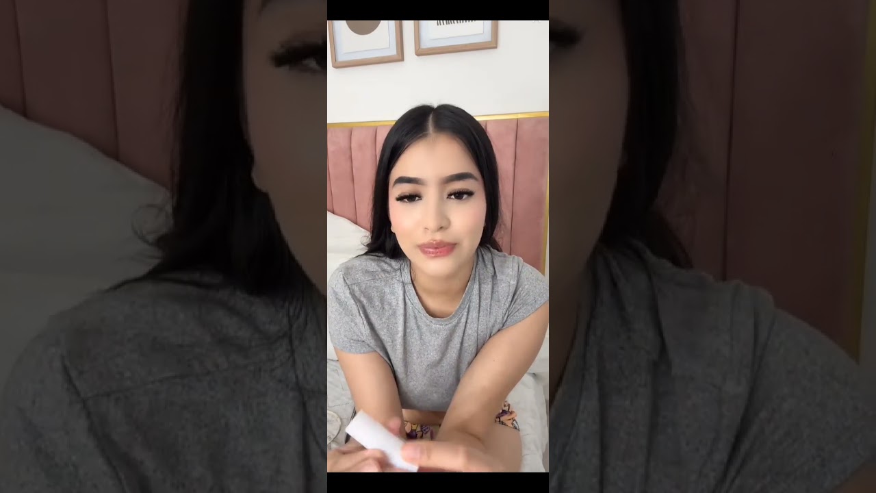 Live beautiful girl is horny