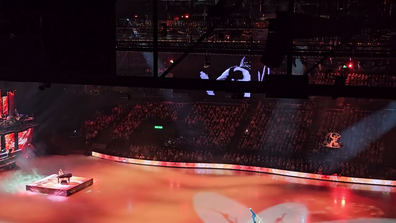 Birdy - Wings (Live At Art On Ice, Zürich 08.02.2025)