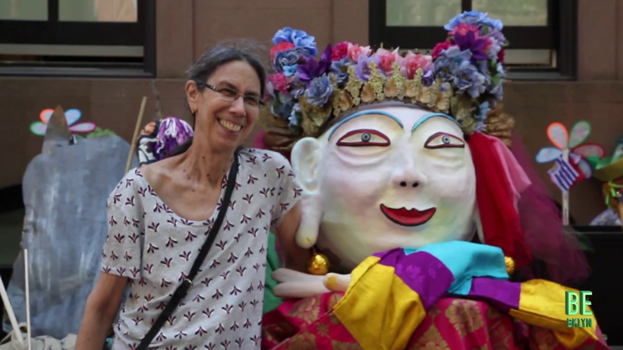 Saint Ann&rsquo;s School in Brooklyn Marks 33rd Annual Puppet Parade