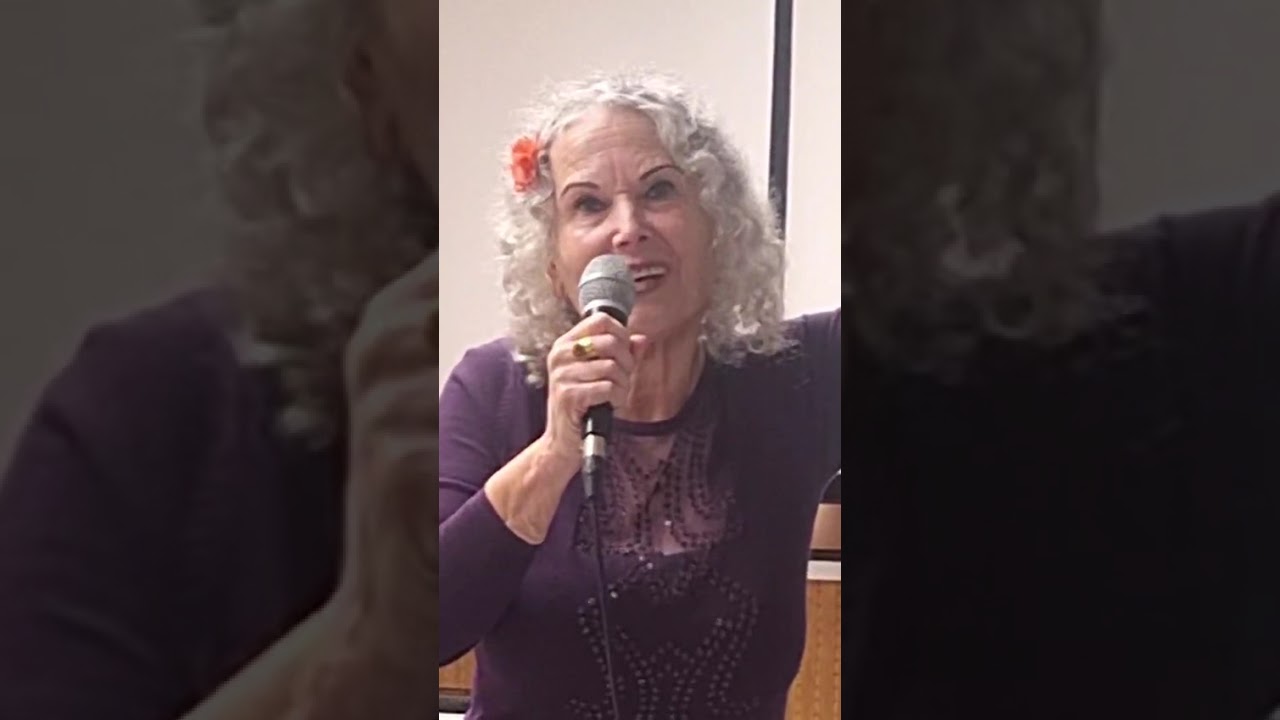 היידישע מאמע  -  שירה: לאה. פסנתר: ריבי 