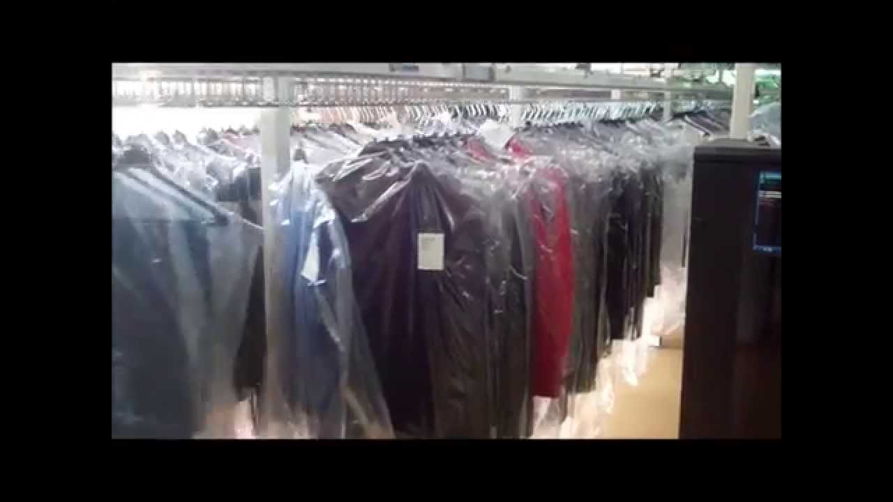 Hoe verpakt en sorteert de stomerij uw kleding?