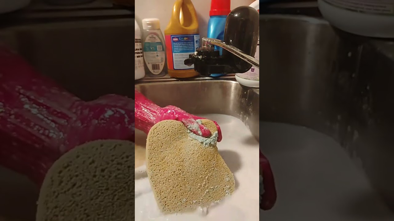 Part 3 to my live #cleantok #spongerinse #asmrcleaning #cleaningsounds 