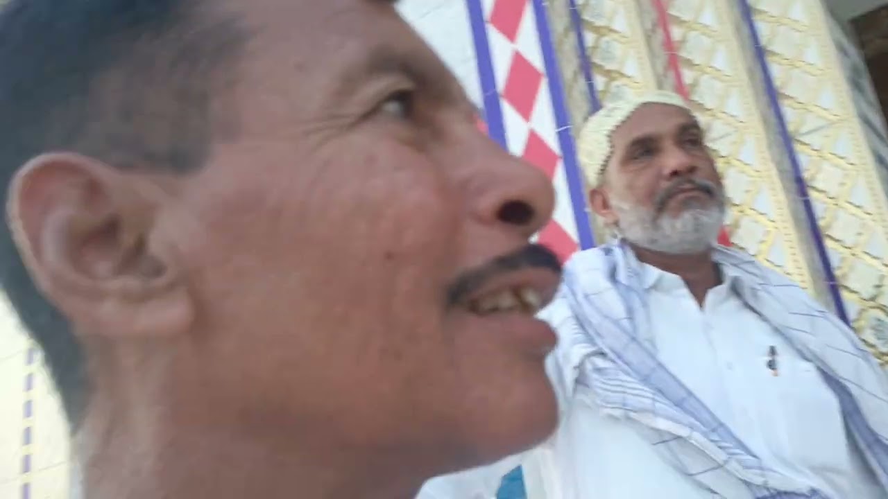 سندھ میں  اقلیتی برادری کی پتھورے پیر  پر دوستوں کے ساتھ  معلوماتی  سلسلے میں موجود۔ پتھورو MPK 