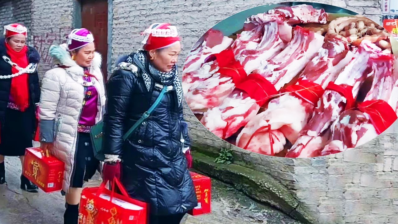 Сестра Мяо пьет домашнее вино действительно приятно!