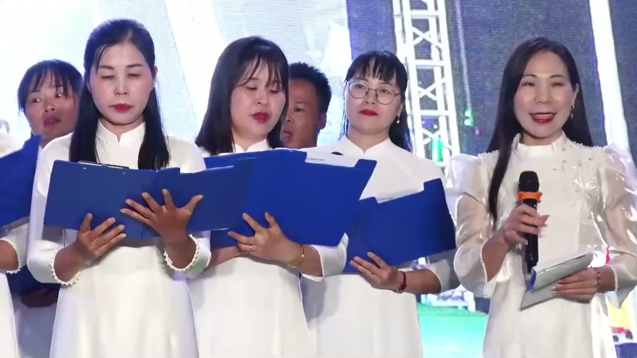 HOAN CA MỪNG CHÚA GIÁNG SINH GIÁO HỌ VĨNH NINH   GIÁO XỨ HOÀNG NGUYÊN 2025   Trim