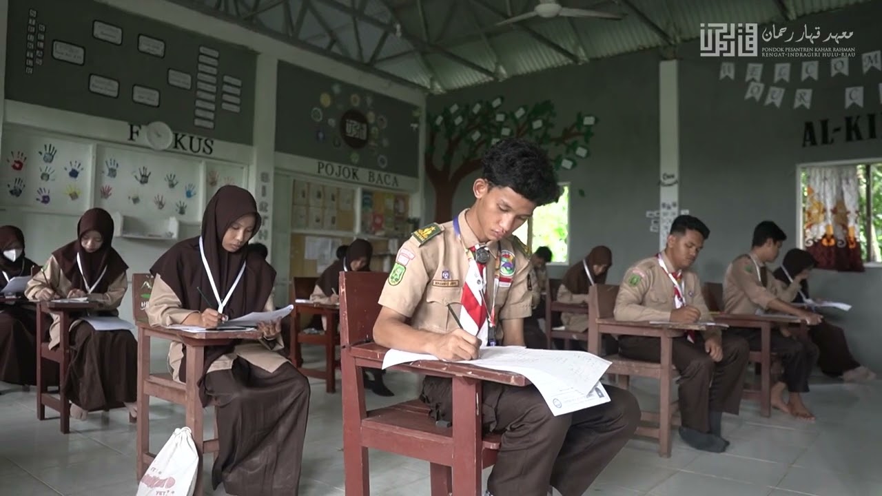 Lensa Santri :Ujian tulis semester ganjil