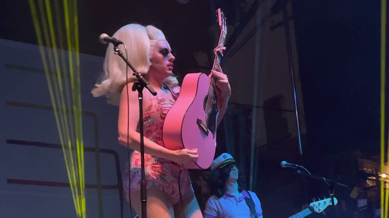 Trixie Mattel - Video Games (Live) - Market Days 2021