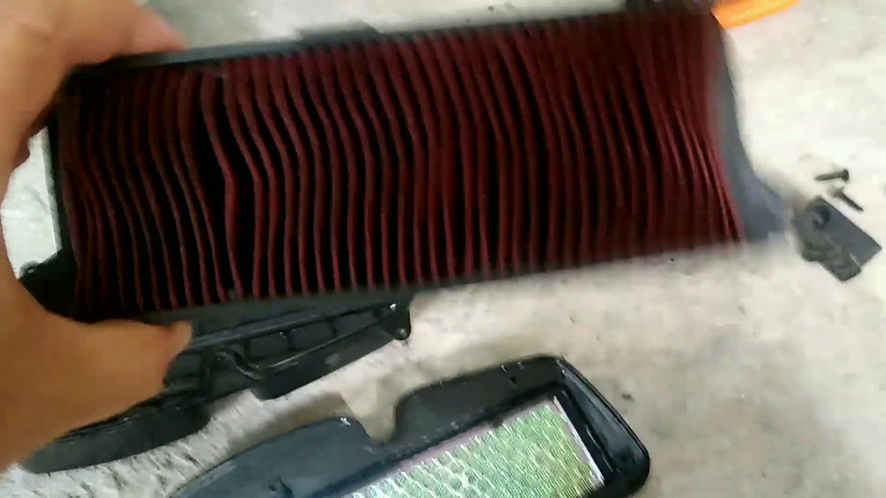 Como Trocar o Filtro de AR da Honda LEAD