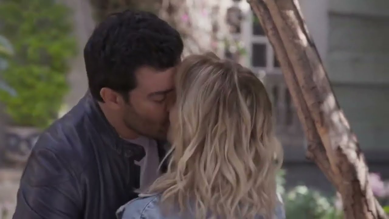 Elisa le confiesa su amor a Leonardo | Imperio de Mentiras