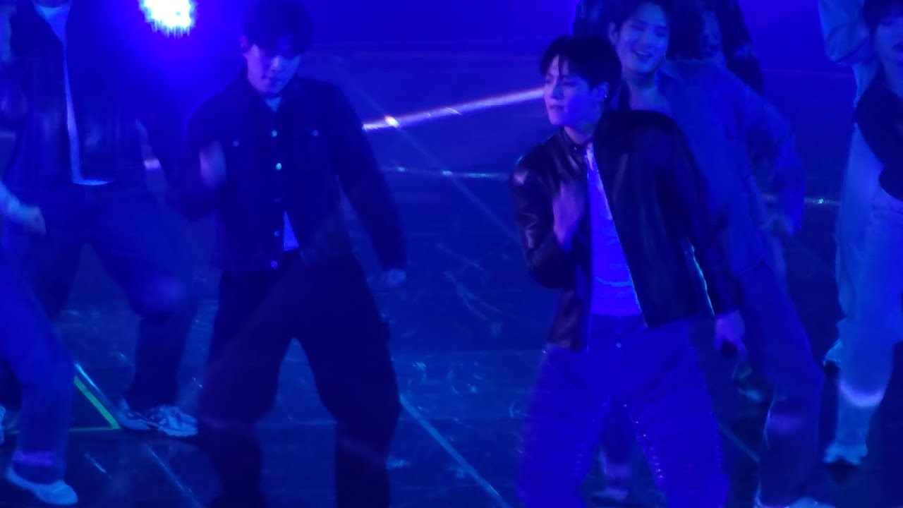 Jungkook 정국 - 3D 'Golden' Live on Tour Fancam(4k) 쇼케이스 직캠