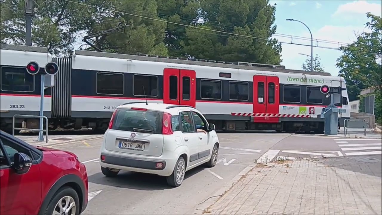 Paso a nivel con barreras en Igualada (FGC)