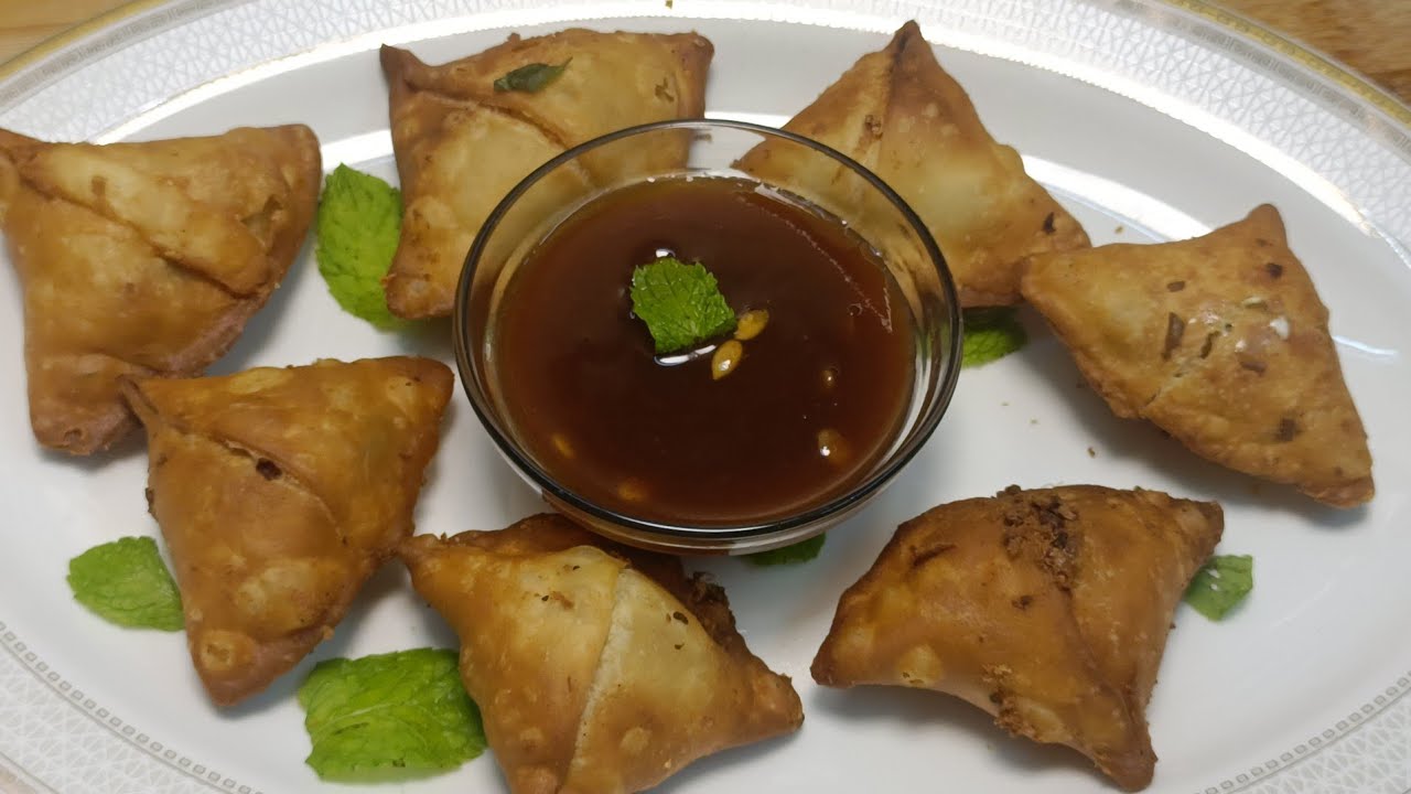 Cheesy, Corn paneer samosa. Quick snacks. Subscribe for more recipes.