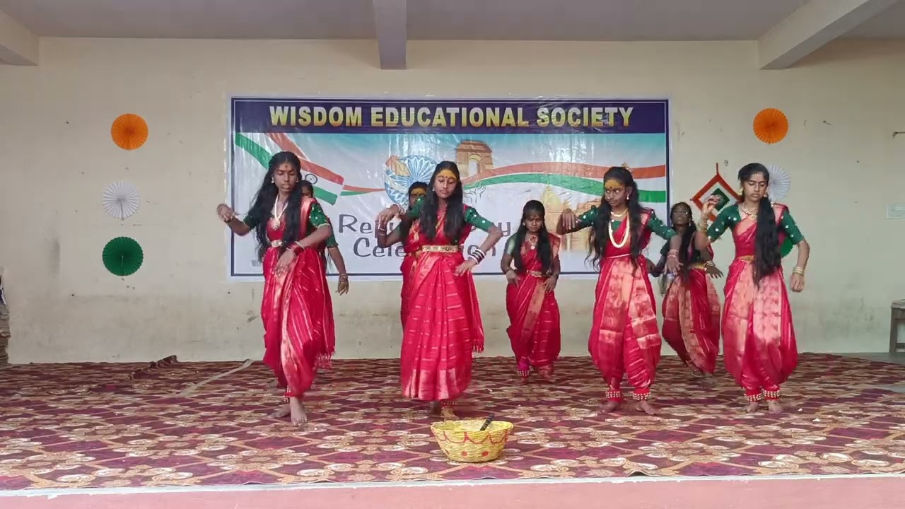 Sammakka sarakka song dance performance by wisdom school students