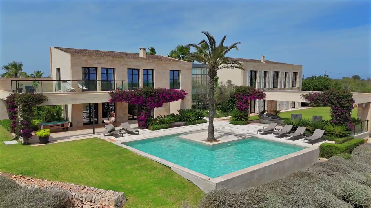 Außergewöhnliche Design – Villa mit Meerblick in der Nähe von Cala Llombards