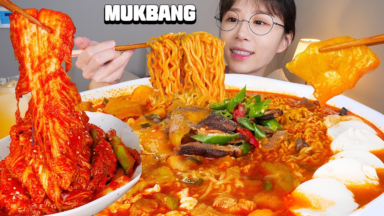 인생 라면 등극✨ 엄청 매운김치와 고기듬뿍 순두부열라면(라제비)+ 밥말아서 먹방❤️ Sundubu ramyun, Spicy kimchi, Sujebi Mukbang