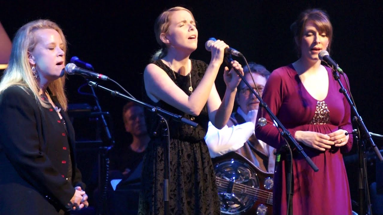 Aoife O'Donovan - Hallowell (Transatlantic Sessions, Glasgow, Feb 2013)