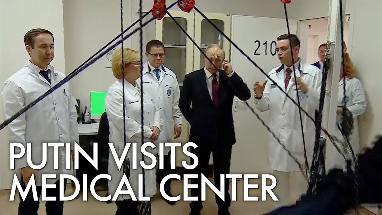 Russia's Putin visits doctors at Moscow medical institution