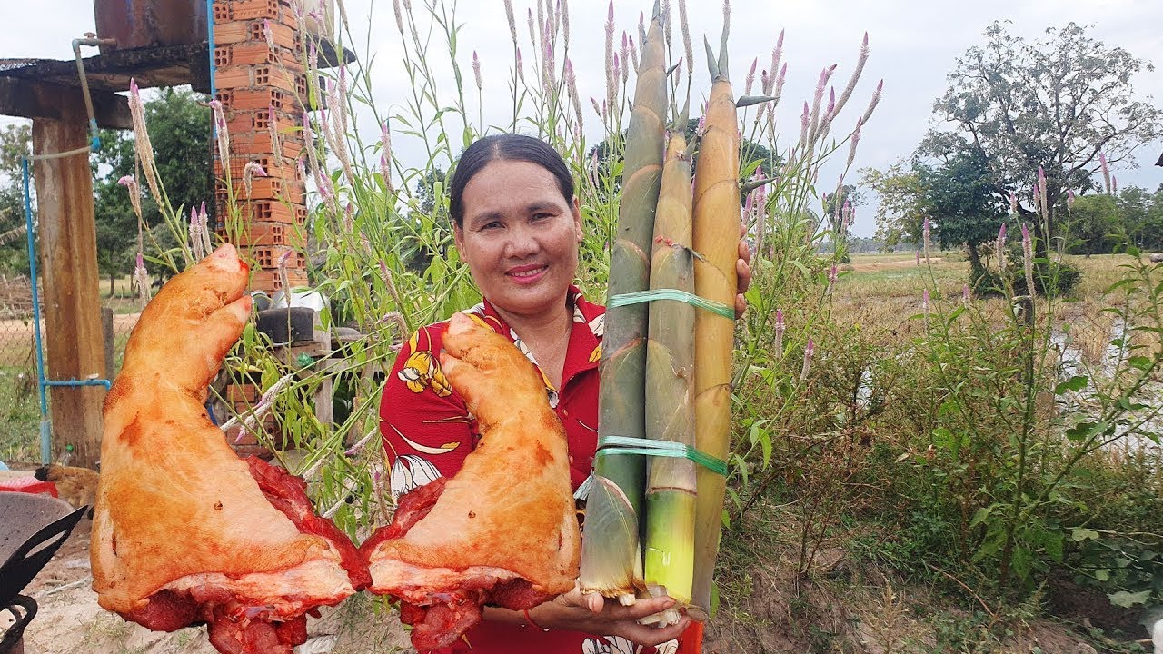 Traditional cooking pig leg with bamboo shoots recipe | Rural Cooking Life