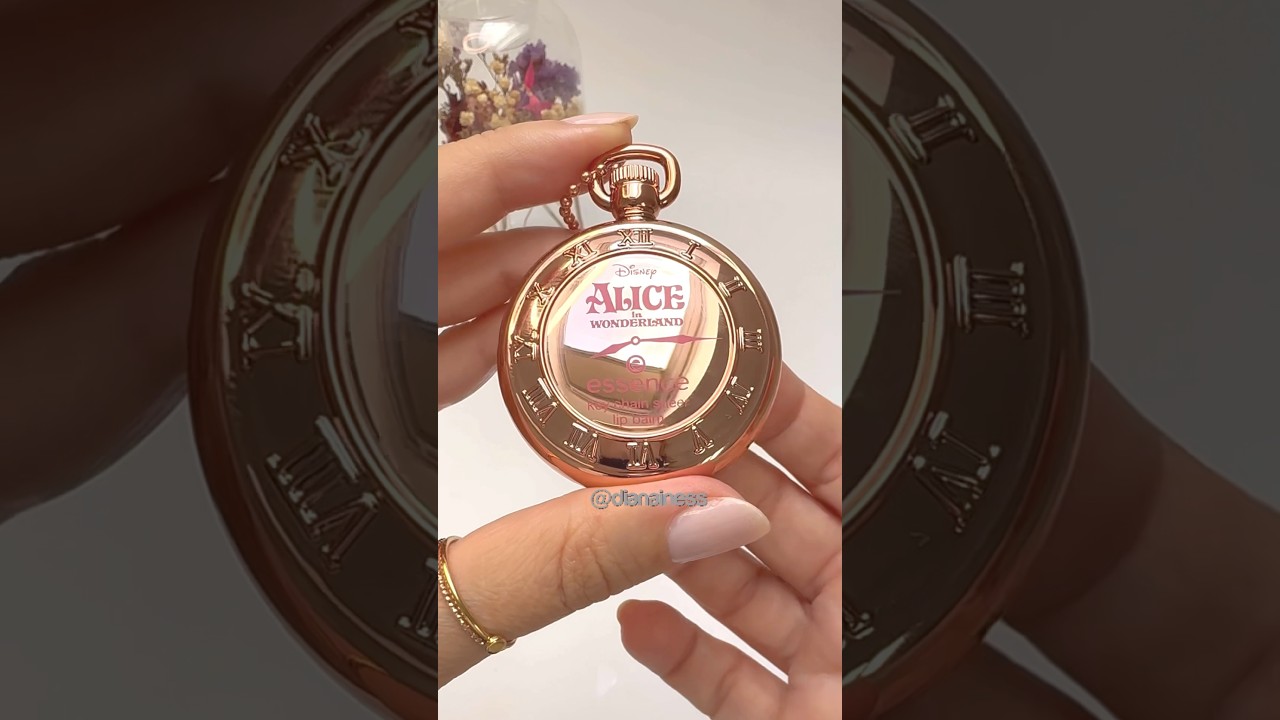 ✨ESSENCE Key Chain Lip Balm💋Alice in Wonderland LE 