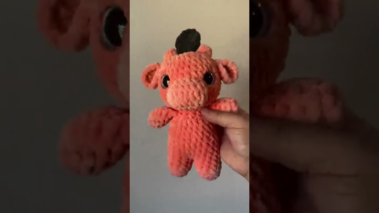 Nothing new on the hook today, so let’s throw it back to this ✨mooo-d booster✨ — my mini cow crochet
