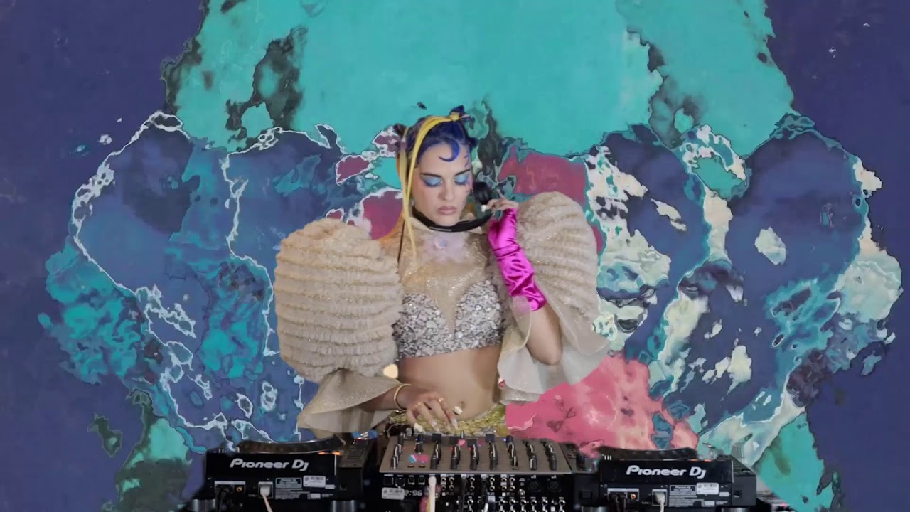 Full DJ set for VIKTOR & ROLF