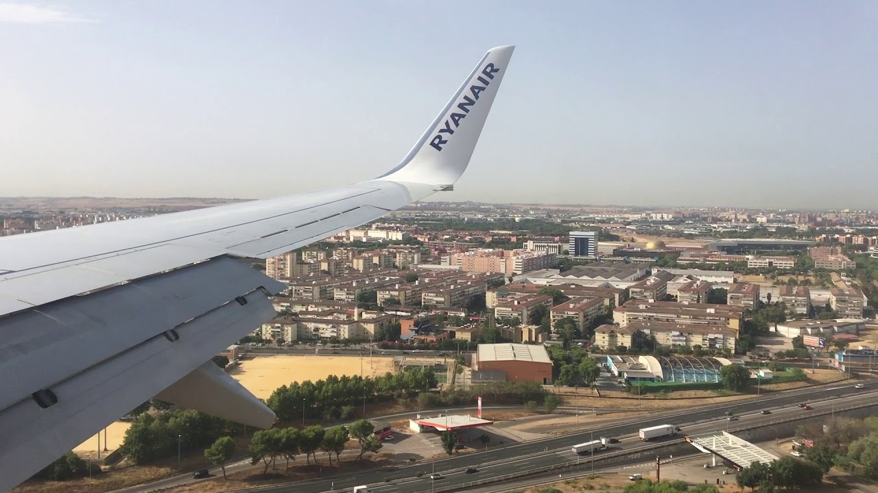 Boeing 737-800NG Ryanair/Aterrizaje en Sevilla (SVQ)