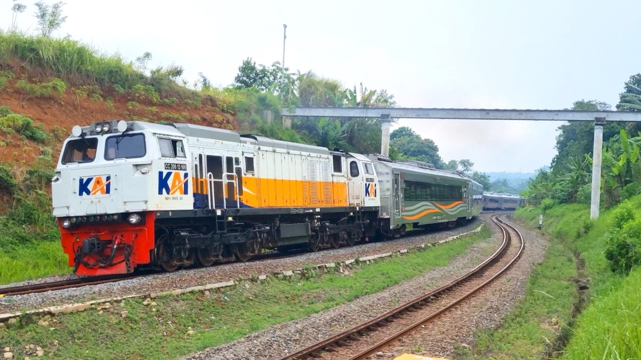 STASIUN CIKADONGDONG, DIANTARA DOUBLE  DAN SINGLE TRACK JALUR KERETA API