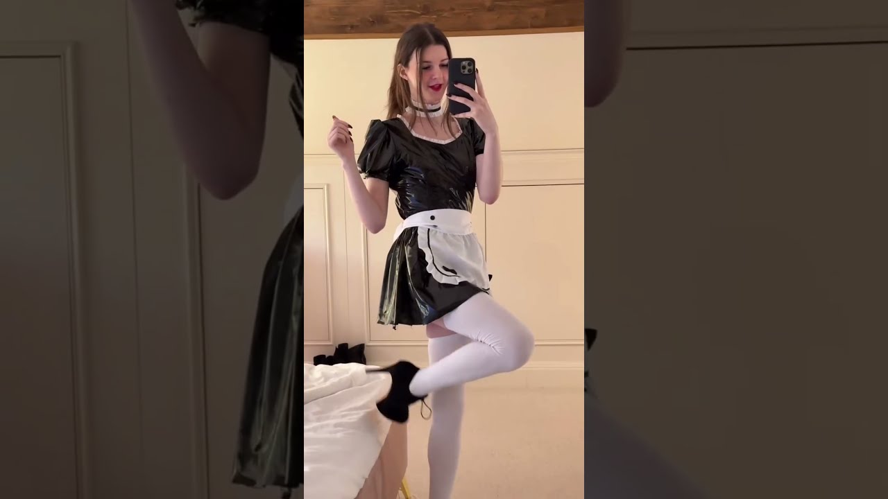 F1nn dresses in a proper outfit for cleaning #f1nn5ter #twitch #f1nn  #femboy