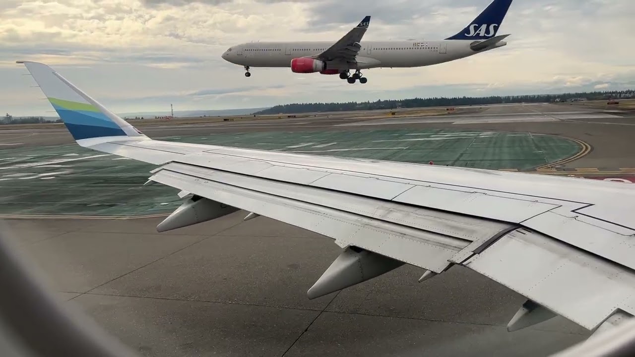 SkyWest 175 Taking off from Seattle-Tacoma International Airport in October 2025