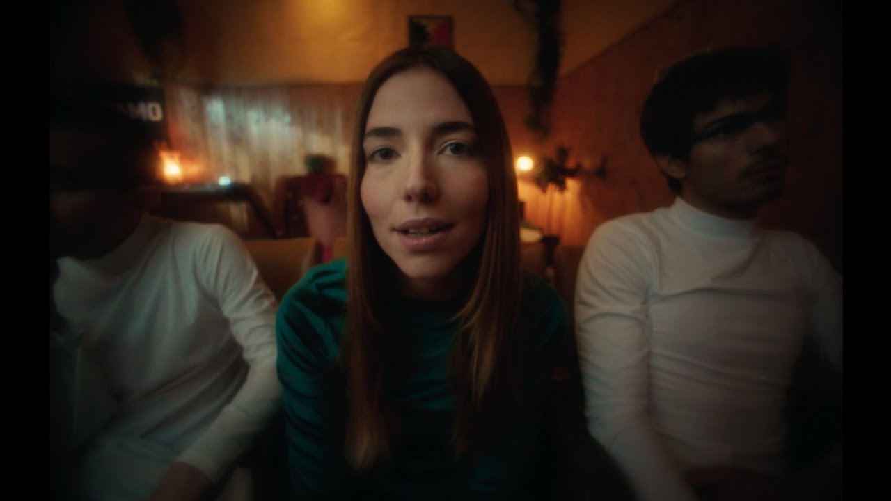 TUTTO PIANGE - GARAGEBAND (VIDEO UFFICIALE)