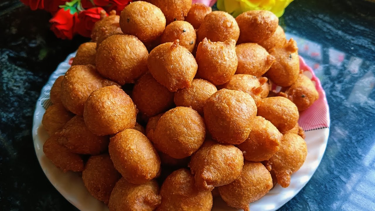 অল্প সময়ে,আজ রাঙা আলু দিয়ে বানালাম নরম তুলতুলে গুলগুলি পিঠে রেসিপি,#gulguli#pithe# recipe