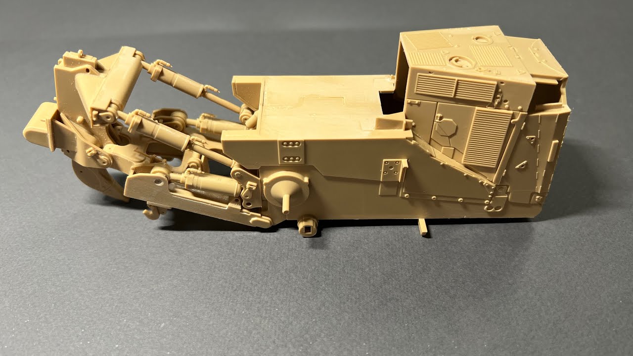 Сборка бульдозера D9R (1 часть)