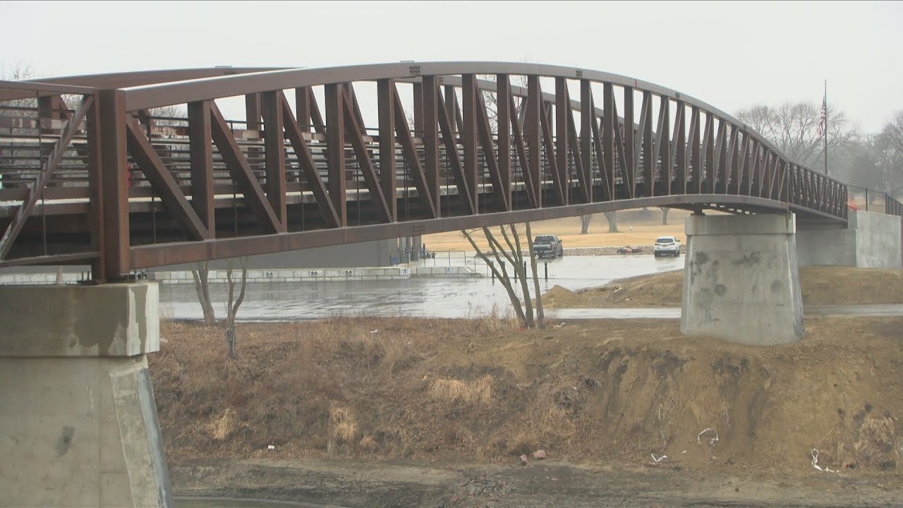 Big Sioux River Bridge Nearing Completion