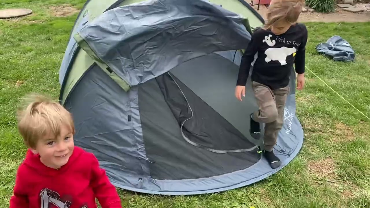 Review of HUI LINGYANG 4 Person Easy Pop Up Tent,9.5&rsquo;X6.6&rsquo;X52'',Waterproof