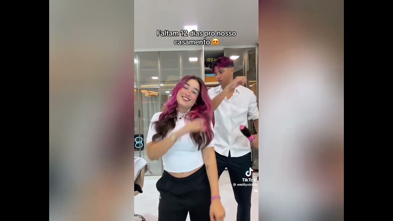 Danse Tiktok resenha na laje 