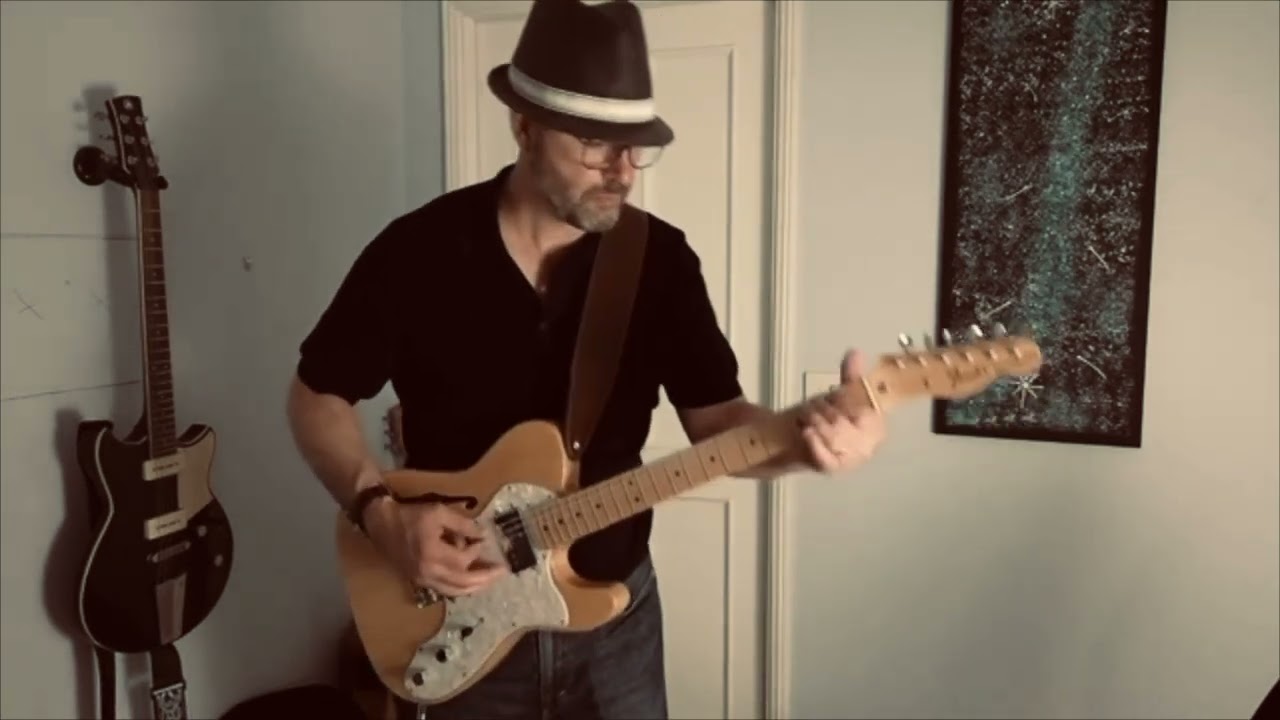 Bathing in Telecaster Fuzz Tone!