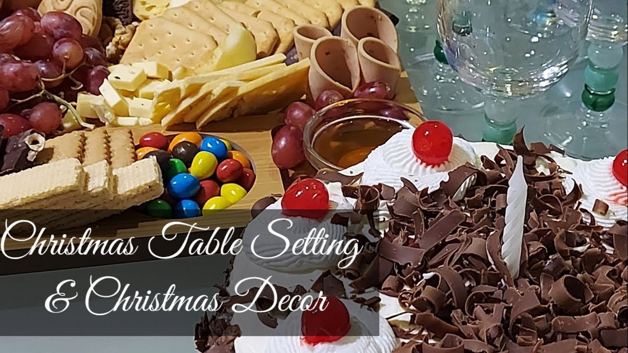 Christmas Table Setting and Christmas Decorations