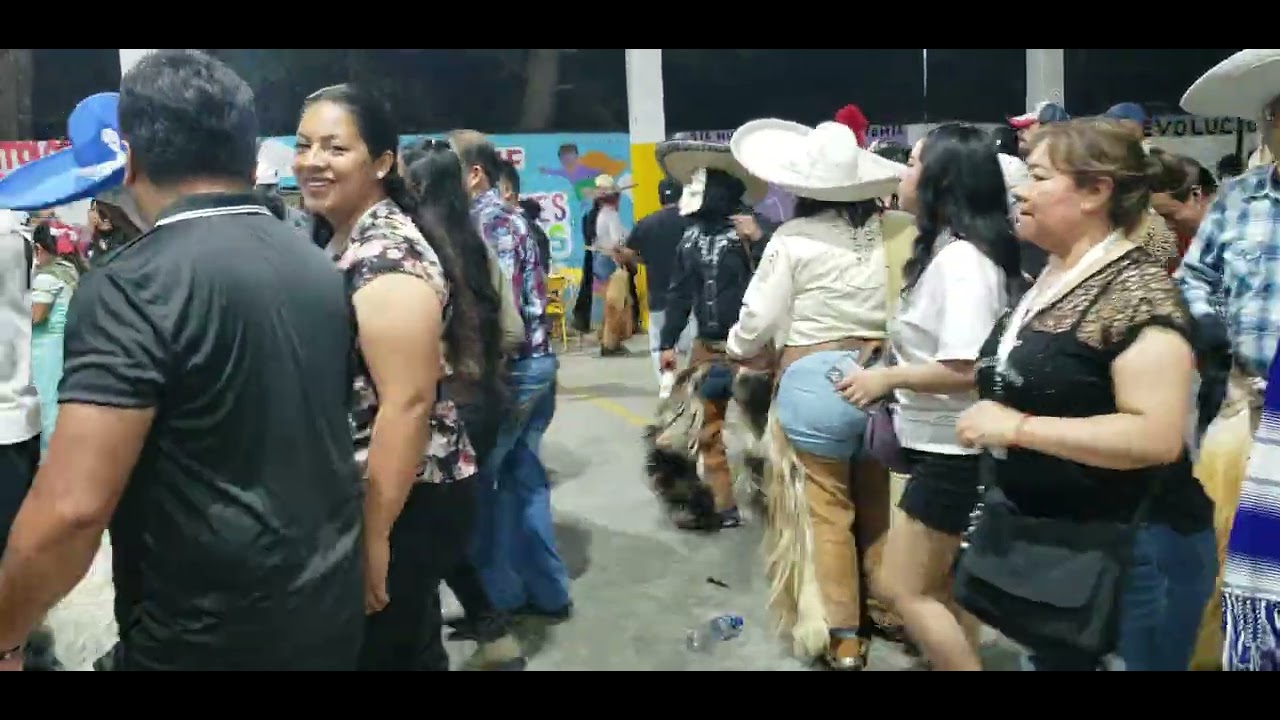 Carnaval Silacayoapam Oaxaca 2026 segundo día por la tarde música del barrio de la Loma 