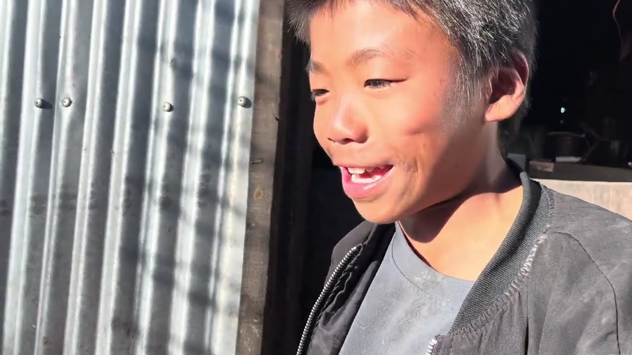 Uncle Ngala makhui kathei pa.