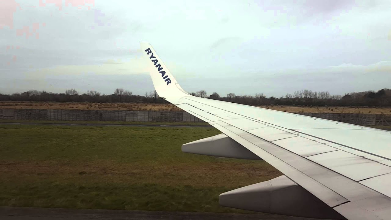 Ryanair EI-EBX rwy 28 DUB and taxi to Pier D