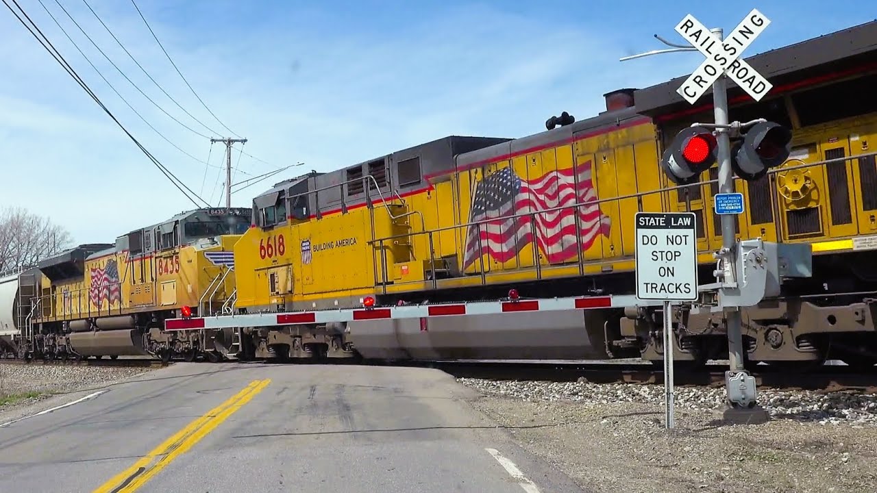 Giant Train! 6 Engines! 36,000 Tons! Nearly 300 Cars! 26,400 Horsepower 4 DPU Alrights 3.5 Mile Long