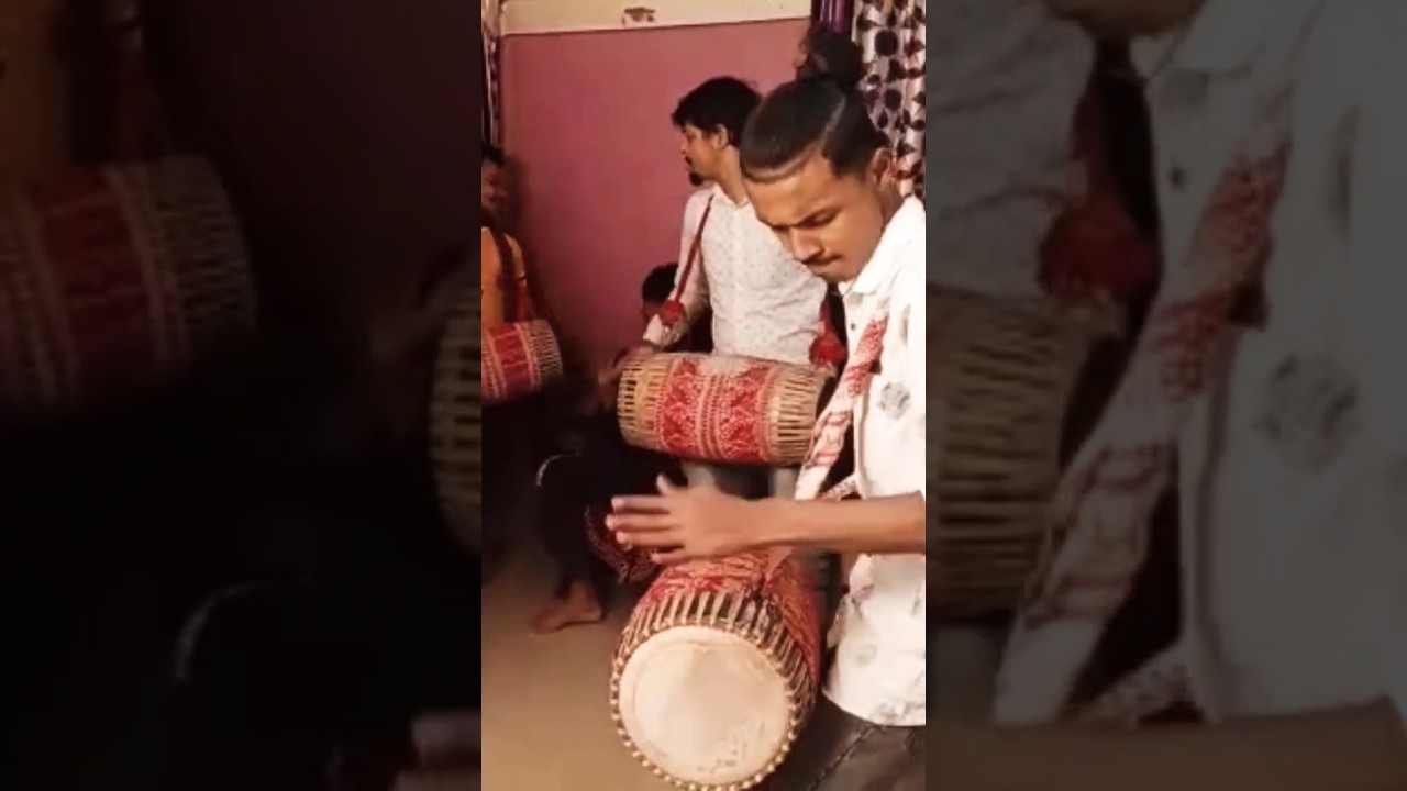Dhol Badon ।। Nasoni Sapor ।। Assamese culture Bihu dhol playing ..