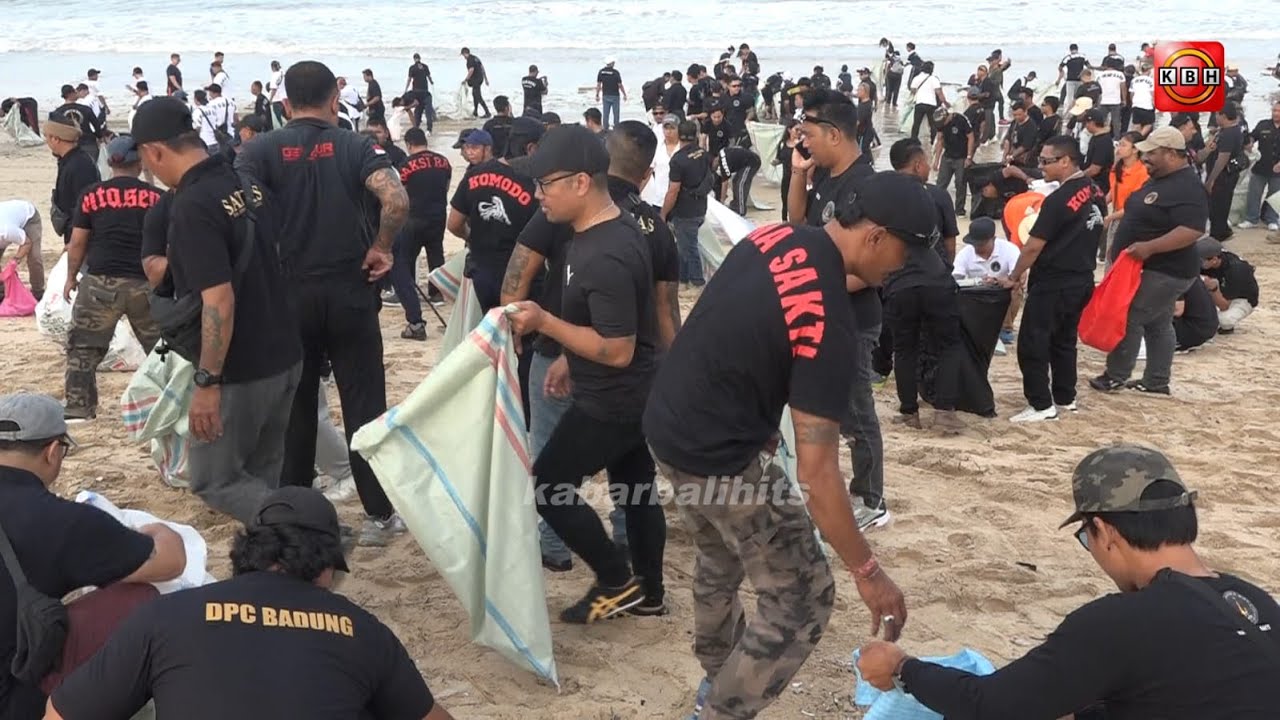 RIBUAN ANGGOTA BALADIKA BALI BERSIHKAN PANTAI KEDONGANAN