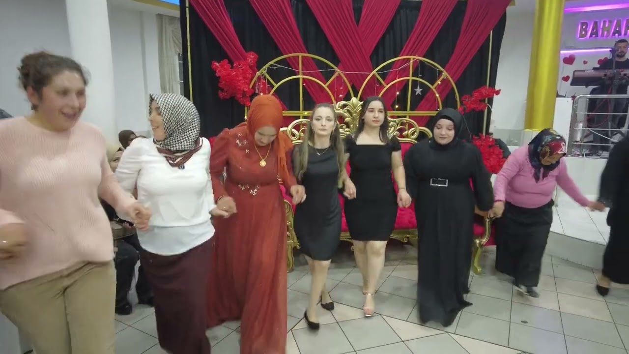 FİKRET BEY,  SİZİN ÇEKTİĞİNİZ  GÖRÜNTÜLERİ BİZ ALMANYADA İZLİYORUZ..