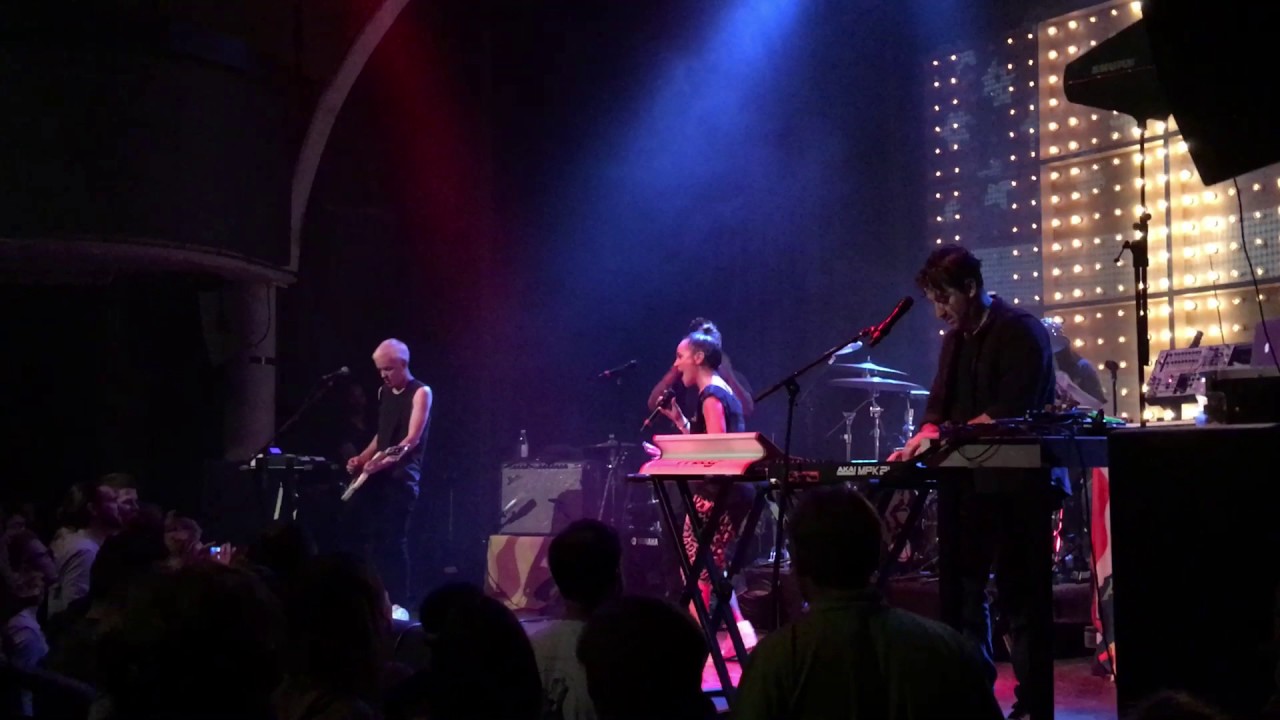 THE AVALANCHES - Since I Left You (Live in Hamburg)