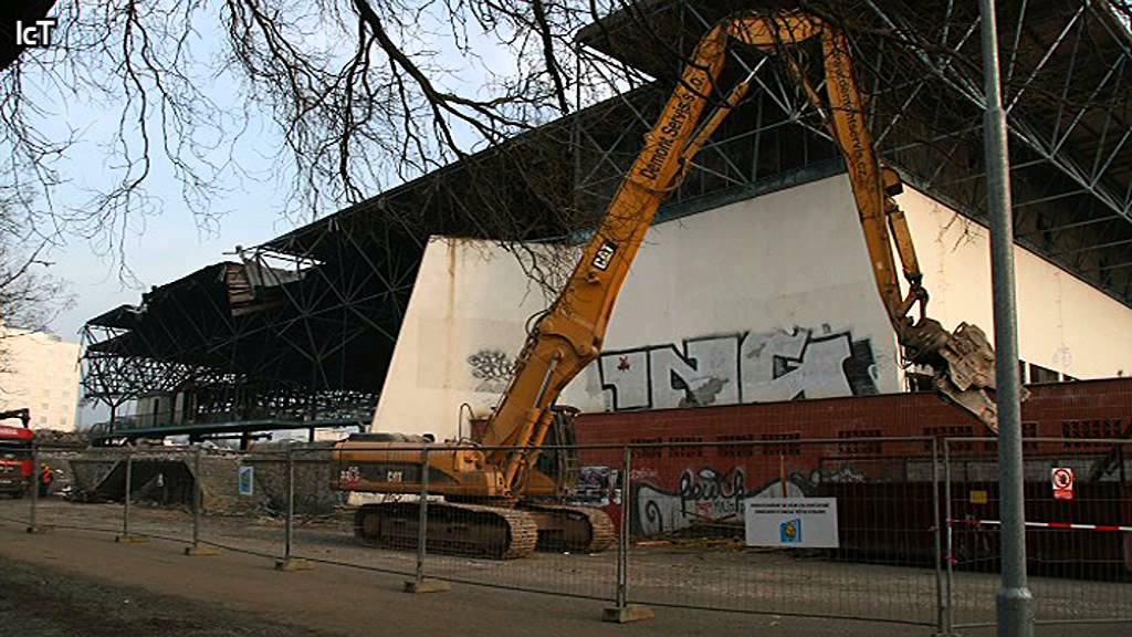 Brno - zimní stadion za Lužánkami - demolice 2008-09